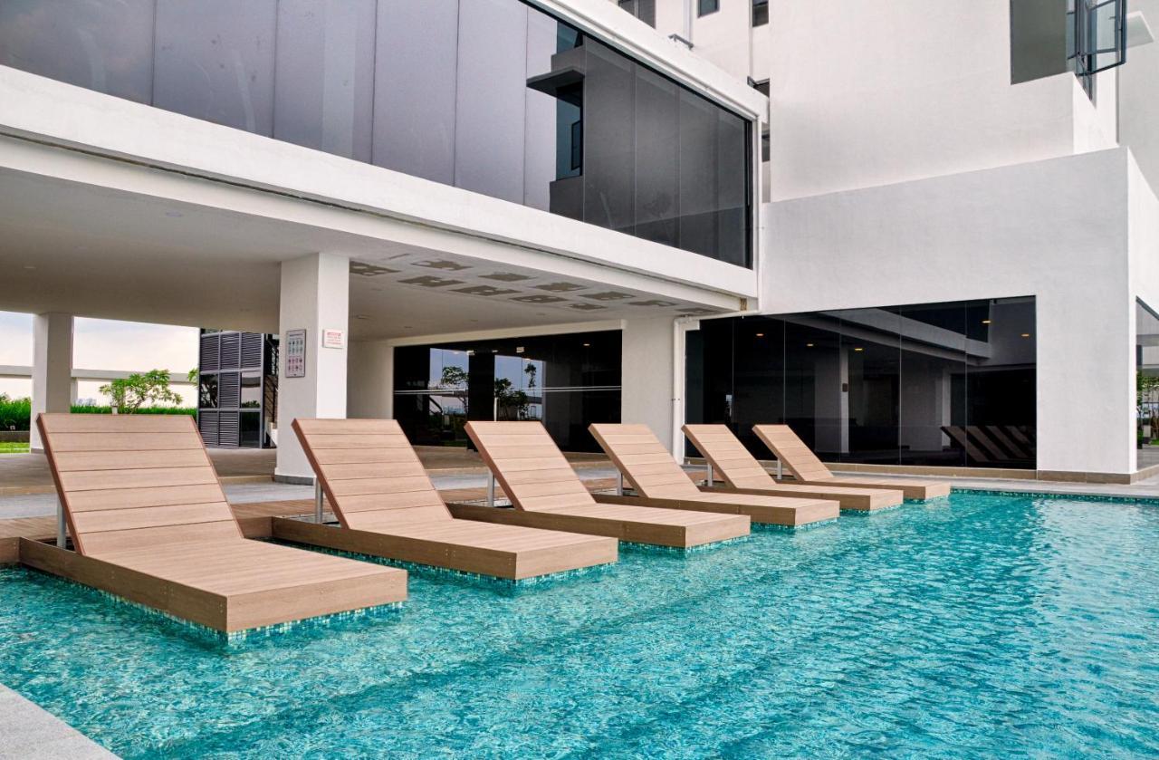 1Tebrau Premium Suites By 12Stay Τζόχορ Μπάχρου Εξωτερικό φωτογραφία
