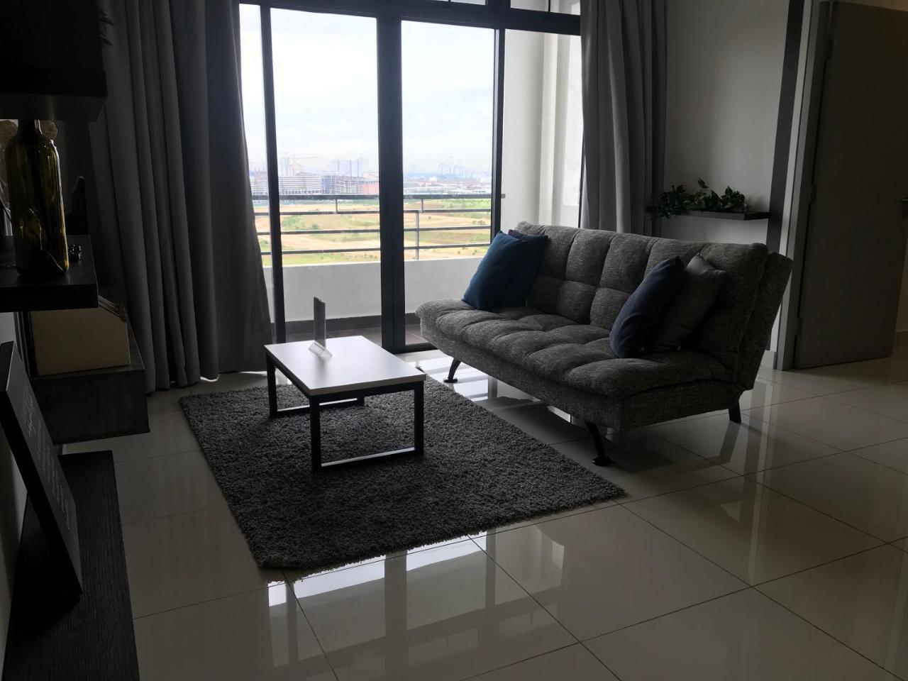 1Tebrau Premium Suites By 12Stay Τζόχορ Μπάχρου Εξωτερικό φωτογραφία