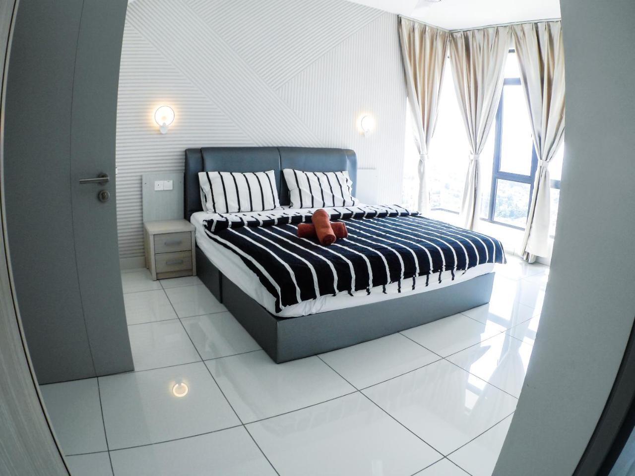 1Tebrau Premium Suites By 12Stay Τζόχορ Μπάχρου Εξωτερικό φωτογραφία