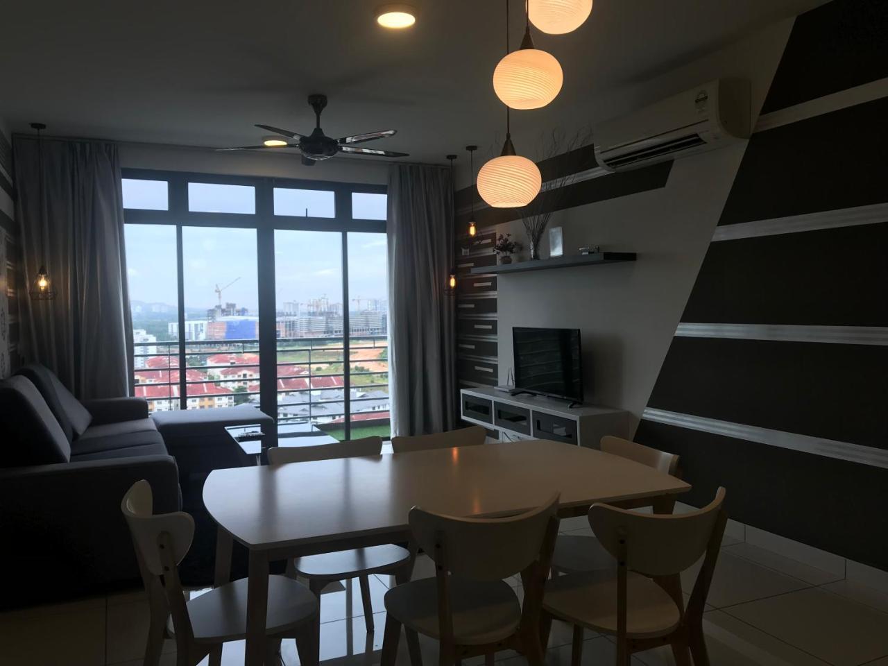 1Tebrau Premium Suites By 12Stay Τζόχορ Μπάχρου Εξωτερικό φωτογραφία
